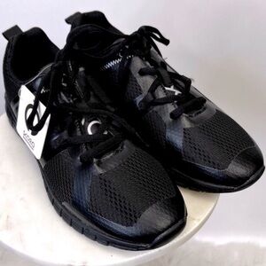 SKORA women’s shoes